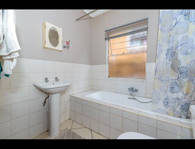 2 BEDROOM APARTMENT FOR SALE IN HONEYPARK